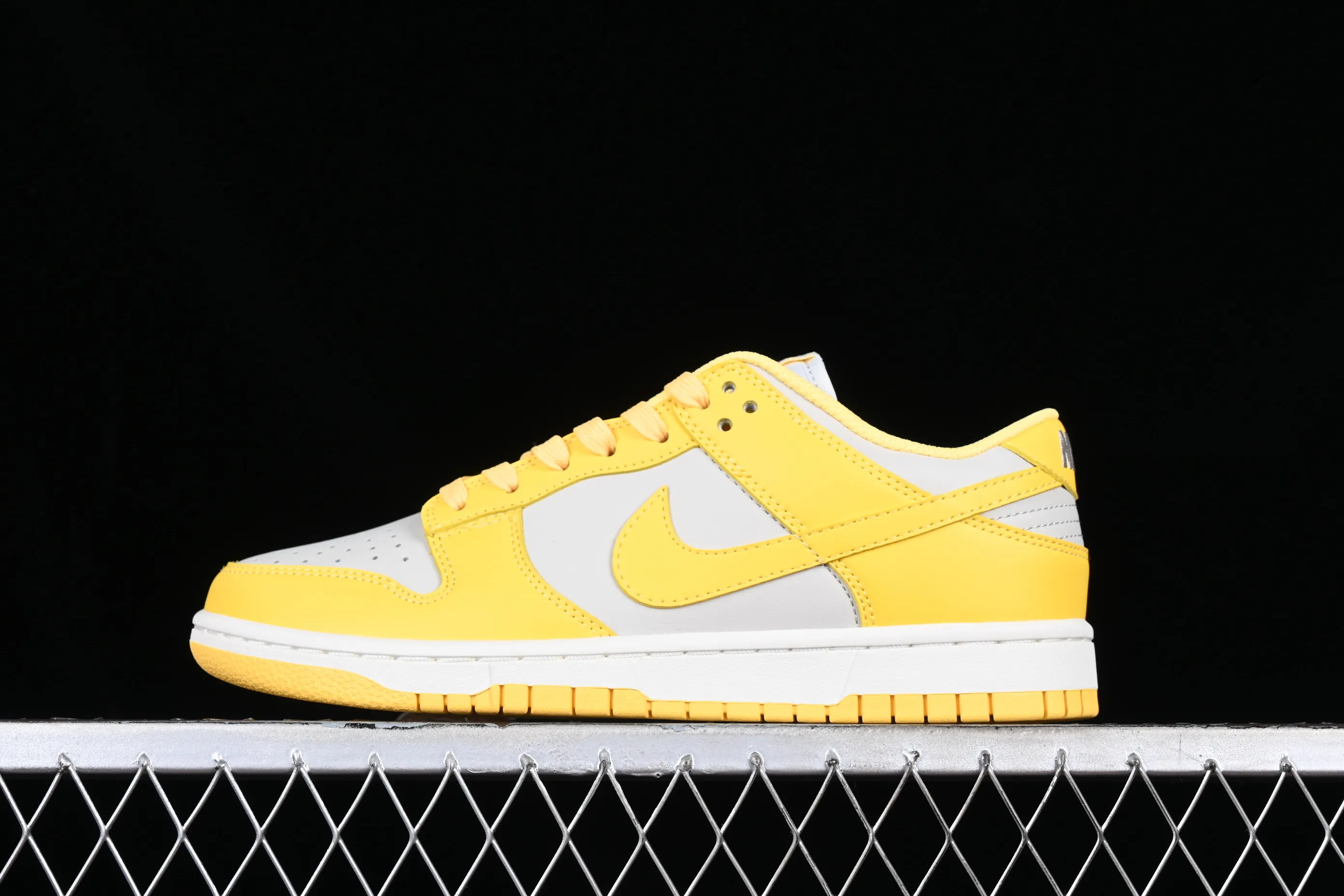 All Categories Nk SB Dunk Series Nk SB Dunk Low Low-top sneakers Nk Dunk Low Retro yellow-gray SB low-top sports and leisure sneakers DD1503-002